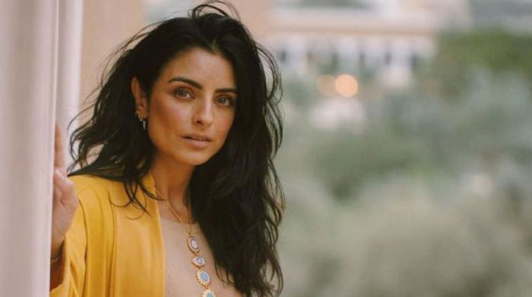 Aislinn Derbez