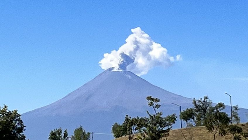 Alerta en la Ciudad de México por caída de ceniza del volcán Popocatépetl