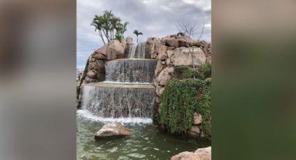 ¡Al fin! Tras un año apagada, cascada de la calle 200 en Ciudad Obregón ya funciona