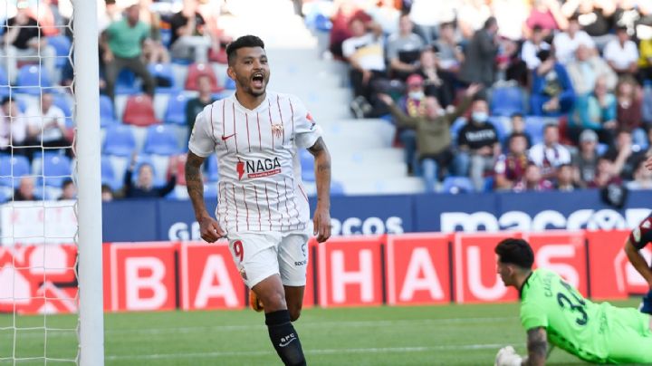 Sampaoli sobre 'Tecatito' Corona: "Debe superar el miedo para recuperar a ese jugador tan determinante"