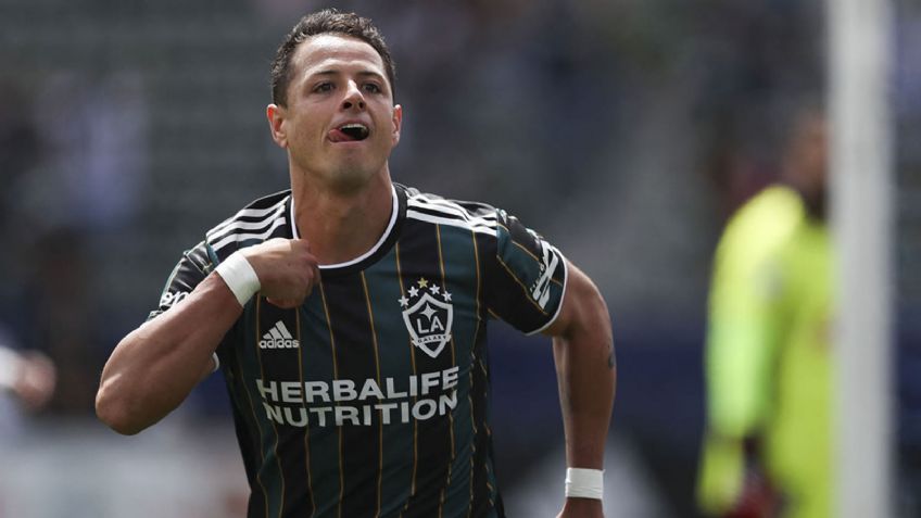 Chicharito disfruta de las playas de Tulum con su novia, mientras mantiene batalla legal con su ex