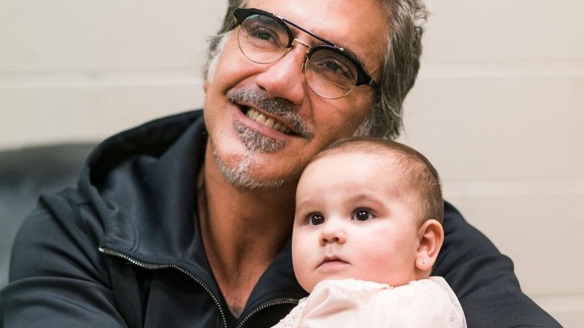 Alejandro Fernández presume su faceta de abuelo: "Todo siempre es mejor en familia"