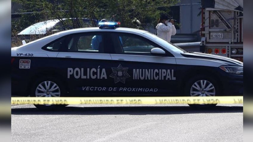 Joven es asesinado a balazos mientras ingería bebidas alcohólicas en Puebla