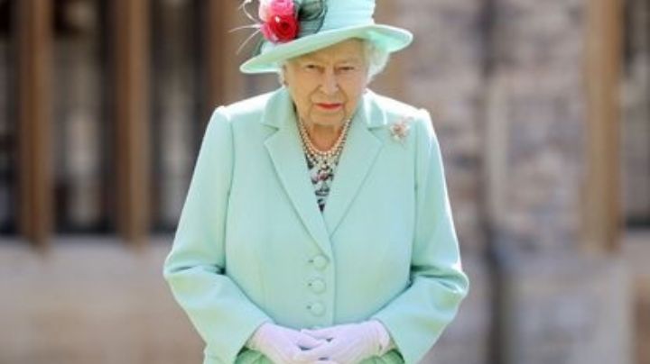 ¡Pánico en la corona! La Reina Isabel II se contagia de Covid-19; este es su estado de salud