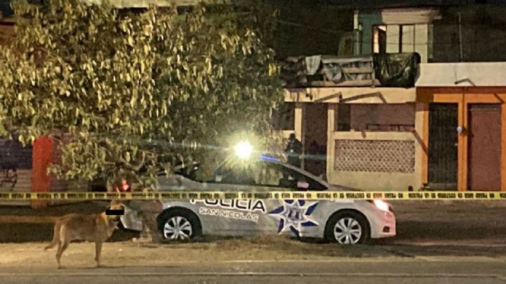 Sicarios privan de la vida a 3 personas al exterior de un domicilio; entre las víctimas había una mujer