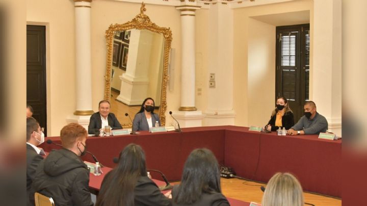 Alfonso Durazo se reúne con ganadores del Premio Estatal de la Juventud 2021