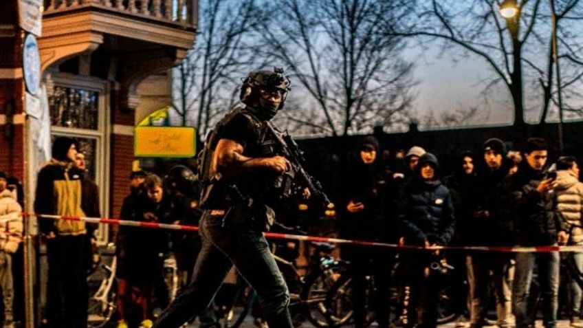 Toma de rehenes en Ámsterdam acaba con agresor arrollado; se reporta grave