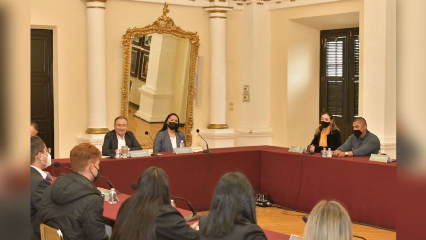 Alfonso Durazo se reúne con ganadores del Premio Estatal de la Juventud 2021