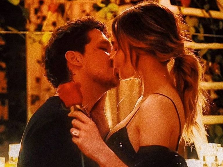 En la imagen, Belinda y Christian Nodal, en mayo de 2021, cuando anunciaron su compromiso