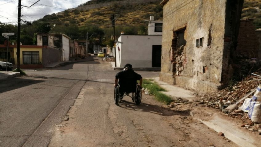 Calles de Hermosillo no ofrecen condiciones seguras para los peatones ni personas con discapacidad