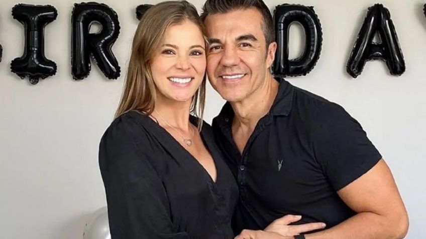 Adrián Uribe y su esposa van a Miami a los Premios lo Nuestro y aprovechan para vacacionar