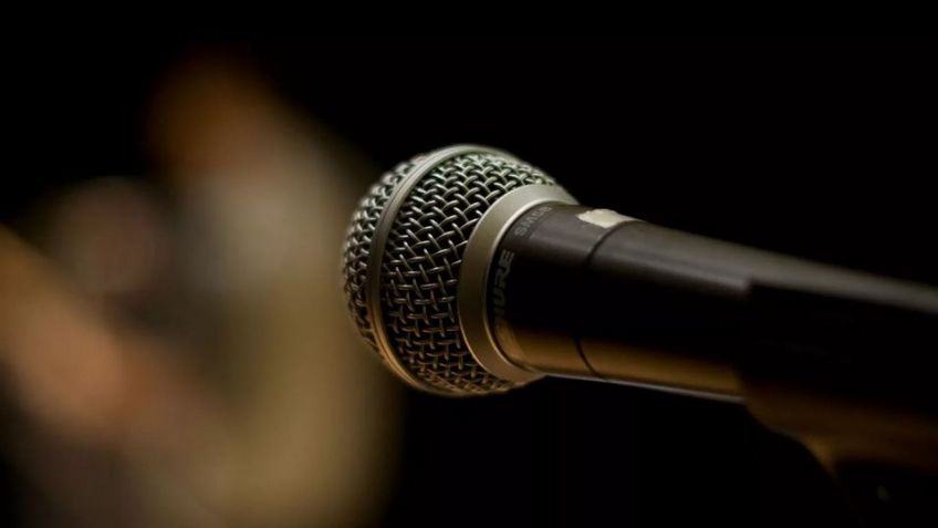 Tras salvarse de ser estrangulada, cantante derrite a la farándula con tremendo bañador