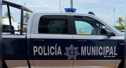 A la orilla de una cancha de futbol, autoridades localizan el cadáver violentado de hombre en Colima
