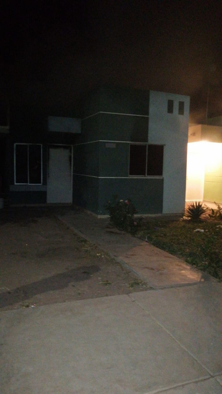 En la imagen, el incendio registrado en el fraccionamiento Real de Sevilla, en Ciudad Obregón, el pasado domingo