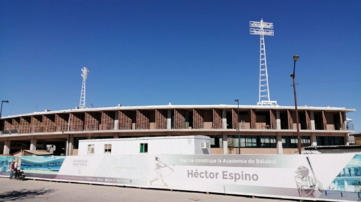 Gira de AMLO en Sonora: Estadios Héctor Espino y Tomás Oroz están al 95%; trabajan en detalles