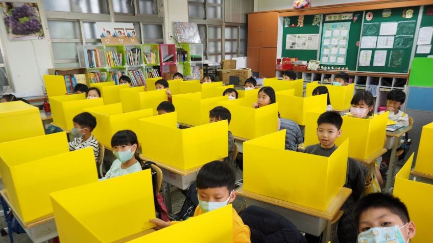 Pese a política de cero tolerancia reportan brotes de Covid-19 en Shanghai; cierran escuelas