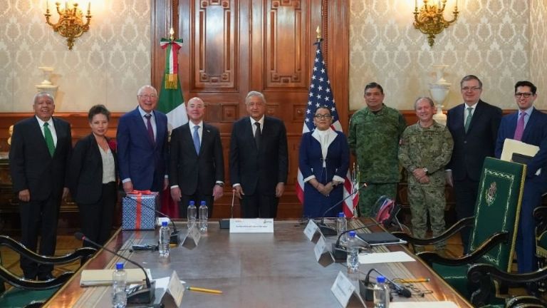 En la imagen, los presentes en la reunión con Alejandro Mayorkas, Secretario de Seguridad Nacional de EU, en Palacio Nacional