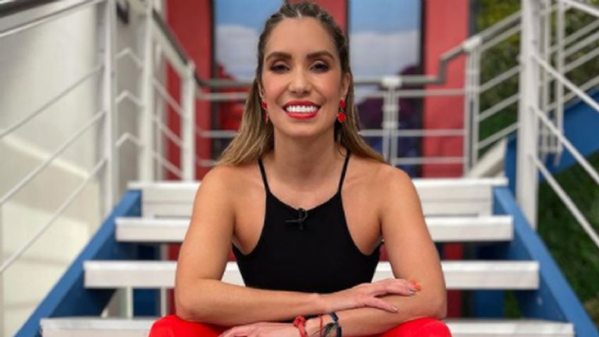 Andrea Escalona enloquece a todo Televisa al lucir pierna con pequeño short en 'Hoy': "Me encantas"