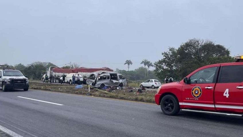 Tragedia: Vuelca camioneta que transportaba migrantes centroamericanos; mueren 3