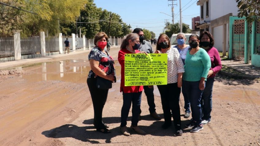 Ciudad Obregón: Protestan vecinos de la colonia Valle Dorado por drenajes colapsados