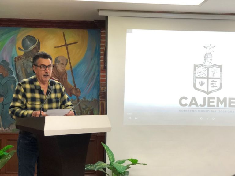 En la imagen, el presidente municipal Carlos Javier Lamarque Cano