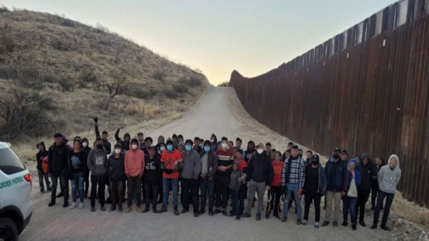 Localizan grupo de 60 migrantes, en su mayoría niños, mientras pasaban por Sásabe, Arizona