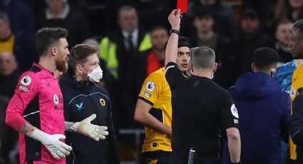 Mal y de malas; Raúl Jiménez fue expulsado y el Wolverhampton pierde ante el Leeds