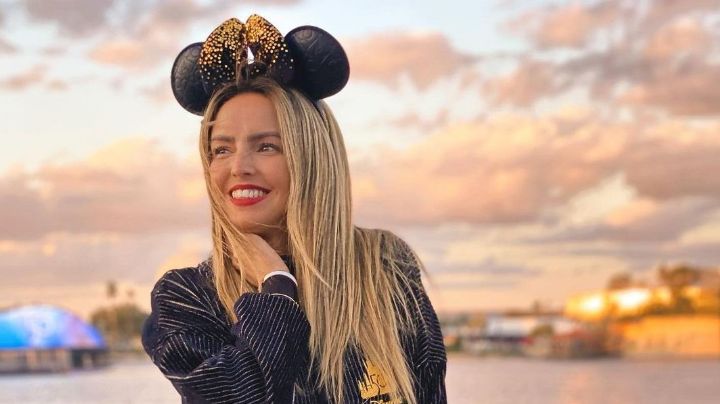 Negocio redondo: Fans acusan a Karla Díaz de revender suéter al doble de precio que famosa app