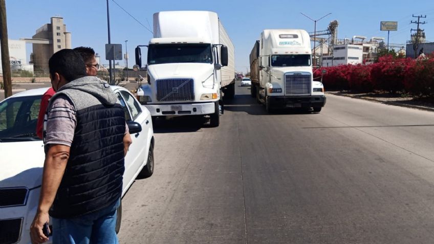 Transportistas de Sonora se manifiestan por bloqueos carreteros en territorio yaqui