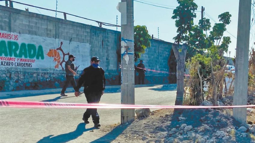 De cuatro balazos, sujetos armados terminan con la vida de un transeúnte