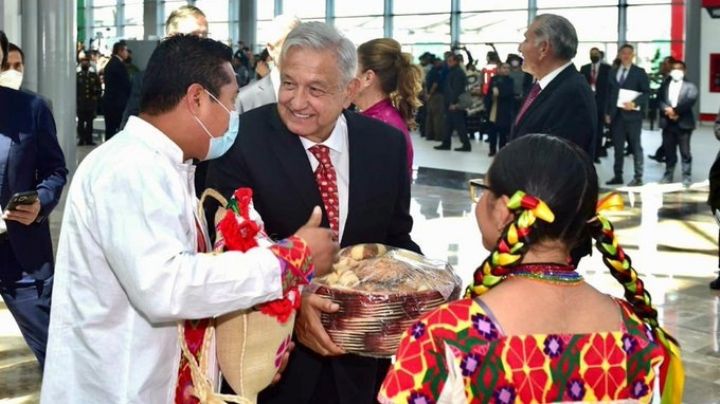 'Doña Lupita' irá a Los Pinos a vender tlayudas tras criticas durante la inauguración del AIFA