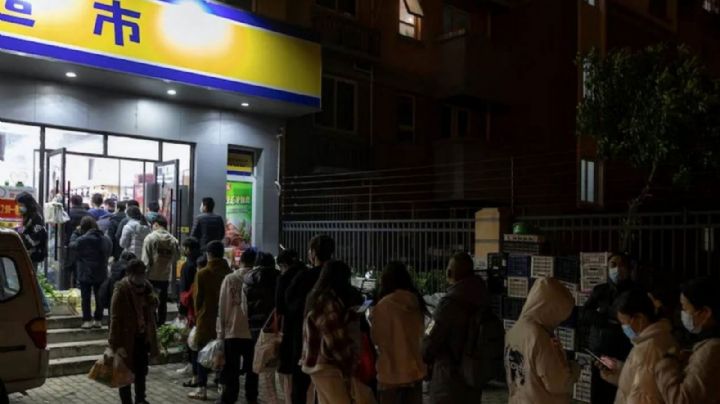 Tras rebrote de Covid-19, Shanghái volverá a los confinamientos masivos esta semana