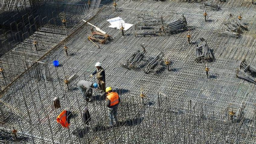 Rescatan a trabajadores que resultaron heridos en construcción en Hermosillo