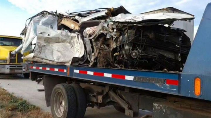 FGJE Sonora hace peritaje del accidente carretero que dejó una menor sin vida y 3 lesionados