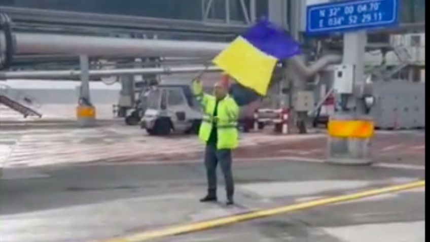 VIDEO: Trabajadores del aeropuerto de Israel reciben avión ruso con banderas de Ucrania