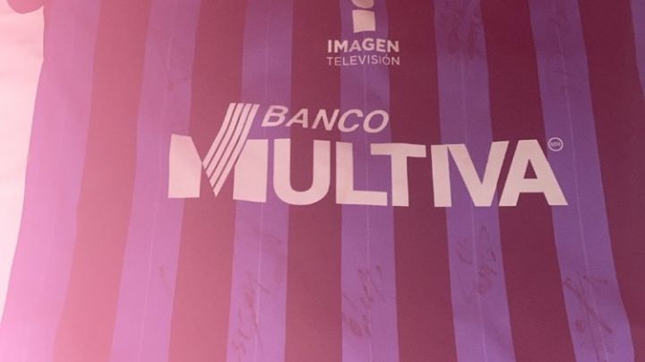 ¡Héroe! Niño regaló jersey autografiado a aficionada del Atlas para que pudiera escapar