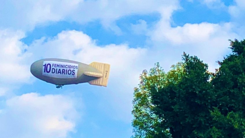 (VIDEO) Rumbo al 8M: Dirigible sobrevuela CDMX con cifras de feminicidios diarios