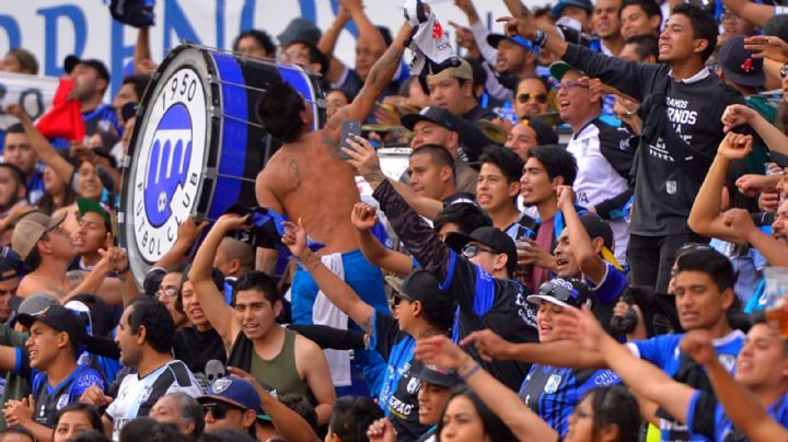 Gallos Blancos jugaría un año a puerta cerrada como local; barras serían expulsadas por 3 años