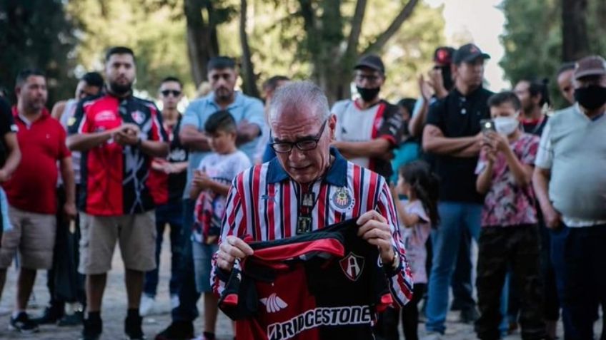 Aficionados rezan por la salud de los heridos en el Corregidora; Atlas no encuentra a 5