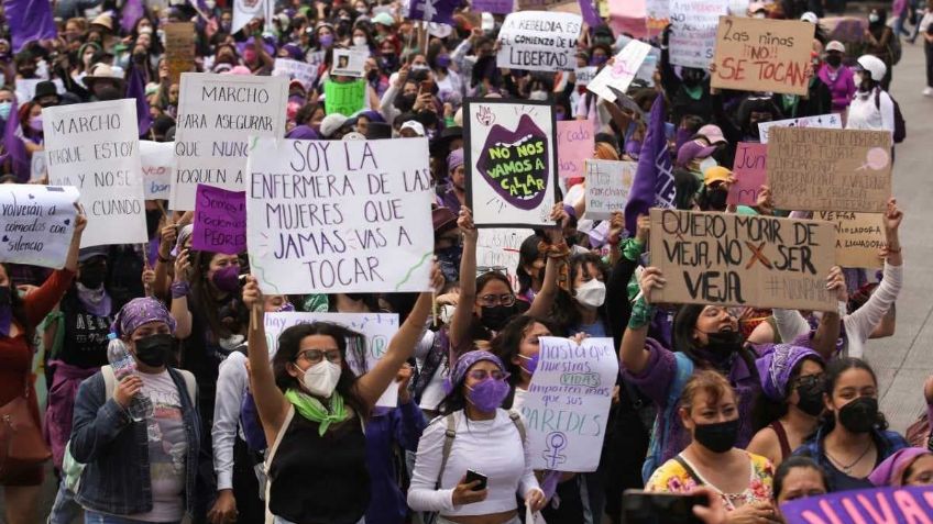 8M: Asisten cerca 75 mil a marcha por el Día de la Mujer en CDMX; reportan más de 20 heridas