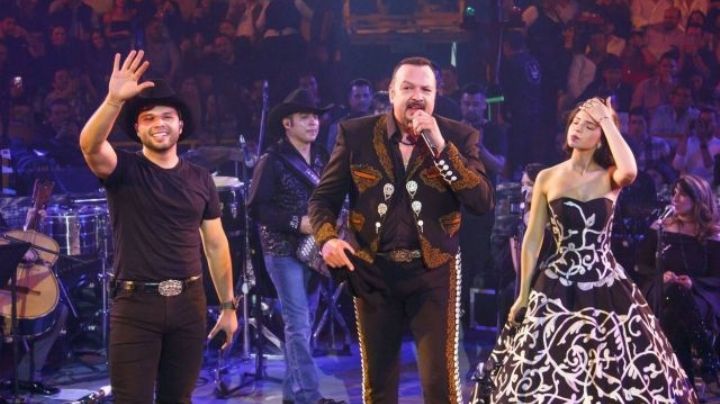 ¿Ángela está embarazada? Pepe Aguilar sí se convertirá en abuelo por primera vez