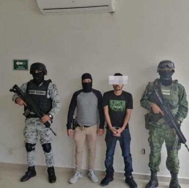En la imagen, 'El 300', presunto líder de sicarios que serviría al Cártel de Sinaloa, detenido en marzo 2022