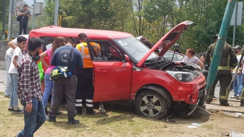 Caos vial: Camión se queda sin frenos y se impacta contra varios vehículos al sur de la CDMX