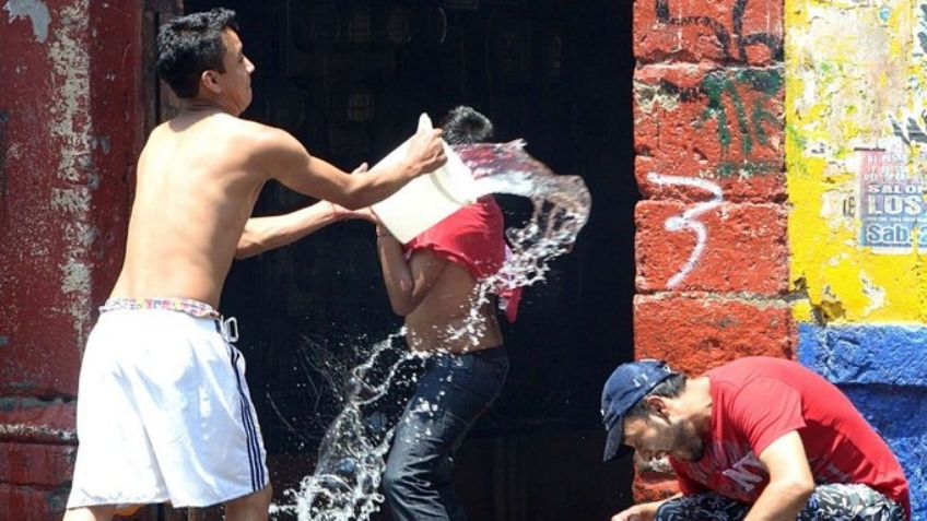 Evita multas: CDMX aplicará castigos a quienes desperdicien agua el sábado de gloria
