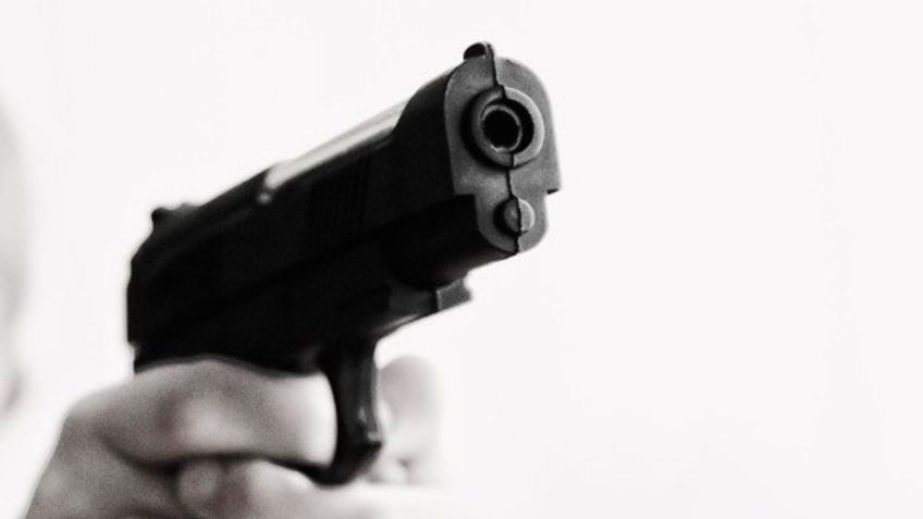 Feminicidio: Sujeto balea a su nuera por tardar en servirle el desayuno; el acusado sigue libre