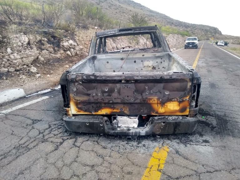 En el triple homicidio ocurrido en Chihuahua, quedó un vehículo calcinado