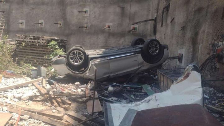 Madre e hija mueren en fatídico accidente: Vehículo se vuelca y cae a precipicio de más de 10 metros