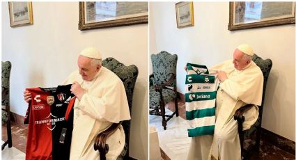 ¡Seguidor del futbol mexicano! Papa Francisco recibe playeras del Atlas y del Santos