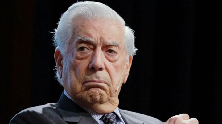 El Nobel de Literatura Mario Vargas Llosa es hospitalizado por complicaciones del Covid-19