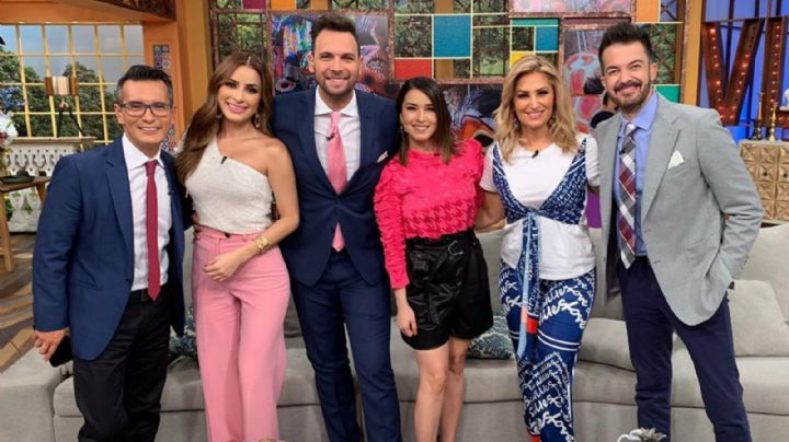 Tras 15 años de matrimonio, conductor de 'VLA' comparte tremenda FOTO con su esposa